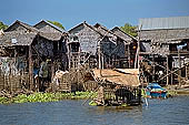 Tonle Sap - Kampong Phluk floating village - stilted houses